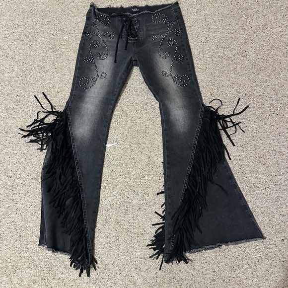 Akira Black denim fringe Button rivets Lace up pant 
Never worn, w/o tags Large - Picture 2 of 3